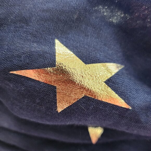 NWT Americana Navy With Shining Silver Stars Lightweight Shear Circle Scarf - Picture 6 of 9